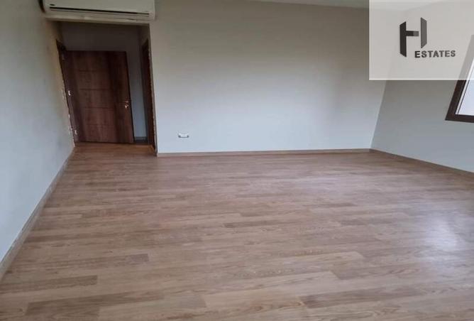 102918136 - Property Image 3