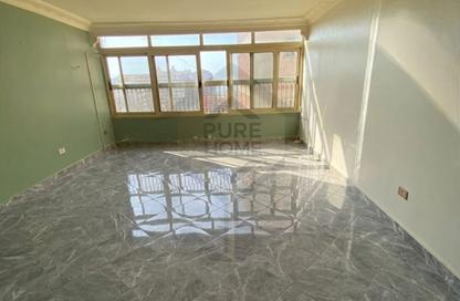 Apartment - 2 Bedrooms - 1 Bathroom for rent in Abou Quer Road - Zezenia - Hay Sharq - Alexandria Apartment - 2 Bedrooms - 1 Bathroom for rent in Abou Quer Road - Zezenia - Hay Sharq - Alexandria