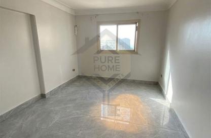Apartment - 2 Bedrooms - 1 Bathroom for rent in Abou Quer Road - Zezenia - Hay Sharq - Alexandria Apartment - 2 Bedrooms - 1 Bathroom for rent in Abou Quer Road - Zezenia - Hay Sharq - Alexandria