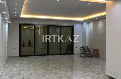 Apartment - 3 Bedrooms - 3 Bathrooms for sale in Midtown - South Investors Area - New Cairo City - Cairo