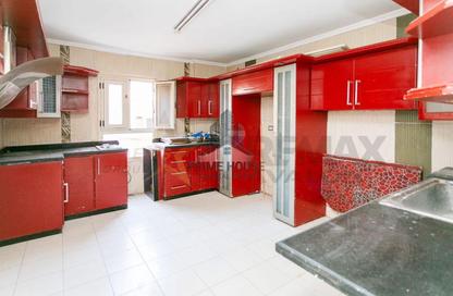 Apartment - 4 Bedrooms - 3 Bathrooms for sale in Mohamed Fawzy Moaz St. - Smouha - Hay Sharq - Alexandria