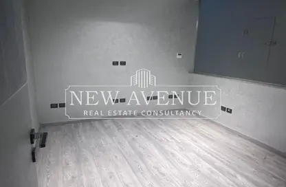 Office Space - 1 Bedroom - 1 Bathroom for rent in Cairo Business Plaza - North Teseen St. - The 5th Settlement - New Cairo City - Cairo