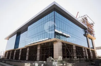 Retail - Studio - 2 Bathrooms for sale in Golden Gate - South Teseen St. - The 5th Settlement - New Cairo City - Cairo