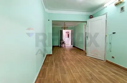 Apartment - 2 Bedrooms - 1 Bathroom for sale in Abou Al Arab St. - Miami - Hay Awal El Montazah - Alexandria