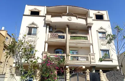 Apartment - 3 Bedrooms - 2 Bathrooms for sale in Street 11 - 1st Neighborhood - 1st District West - Shorouk City - Cairo