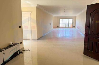 Apartment - 3 Bedrooms - 3 Bathrooms for sale in Al Sayeda Sakina Bint Al Hussein St. - Kafr Abdo - Roushdy - Hay Sharq - Alexandria
