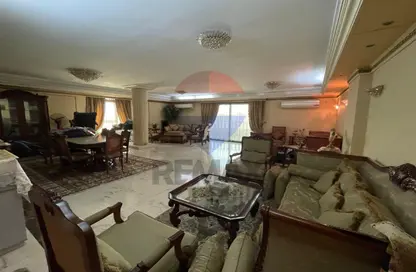 شقة - 4 غرف نوم - 4 حمامات للبيع في شارع النزهه - ارض الجولف - مصر الجديدة - القاهرة