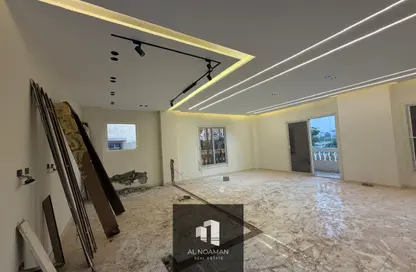 Villa - 4 Bedrooms - 3 Bathrooms for sale in Beverly Hills Road - 17th District - Sheikh Zayed City - Giza