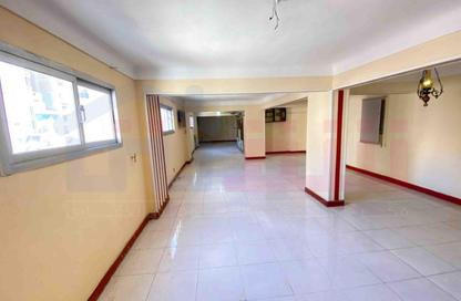 Apartment - 4 Bedrooms - 2 Bathrooms for sale in Gamal Abdel Nasser Road - Sidi Beshr - Hay Awal El Montazah - Alexandria