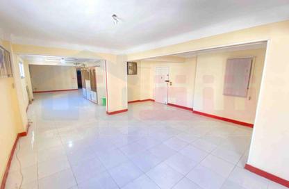 Apartment - 4 Bedrooms - 2 Bathrooms for sale in Gamal Abdel Nasser Road - Sidi Beshr - Hay Awal El Montazah - Alexandria