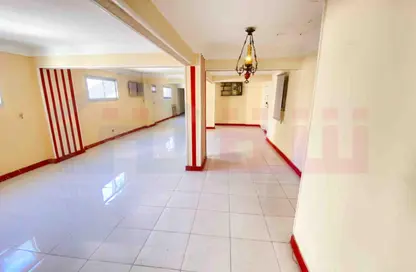 شقة - 4 غرف نوم - 2 حمامات للبيع في طريق الزعيم جمال عبد الناصر - سيدي بشر - حي اول المنتزة - الاسكندرية