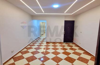 Apartment - 3 Bedrooms - 1 Bathroom for sale in Street 16 - Sidi Beshr - Hay Awal El Montazah - Alexandria