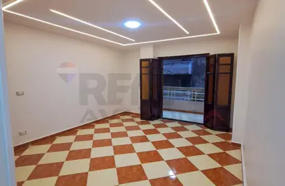 شقة - 3 غرف نوم - 1 حمام للبيع في شارع 16 - سيدي بشر - حي اول المنتزة - الاسكندرية