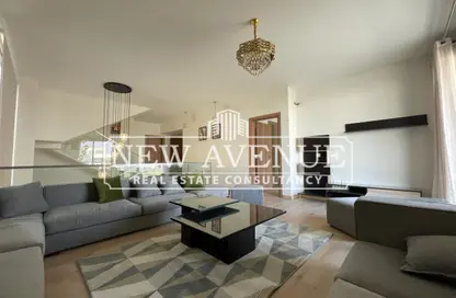 فيلا - 3 غرف نوم - 4 حمامات للبيع في كمبوند البروج - كمبوندات الشروق - مدينة الشروق - القاهرة