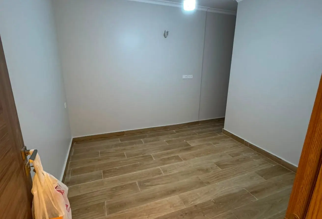 102080169 - Property Main Image