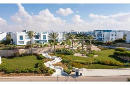 Chalet - 2 Bedrooms - 2 Bathrooms for sale in Mountain View - Ras Al Hekma - North Coast