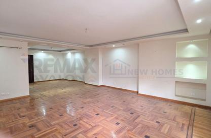 Apartment - 3 Bedrooms - 2 Bathrooms for rent in Mohamed Fawzy Moaz St. - Smouha - Hay Sharq - Alexandria