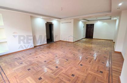 Apartment - 3 Bedrooms - 2 Bathrooms for rent in Mohamed Fawzy Moaz St. - Smouha - Hay Sharq - Alexandria
