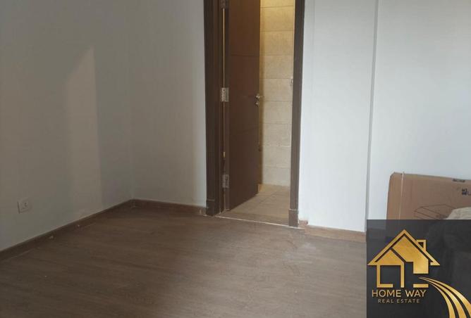74039069 - Property Image 3