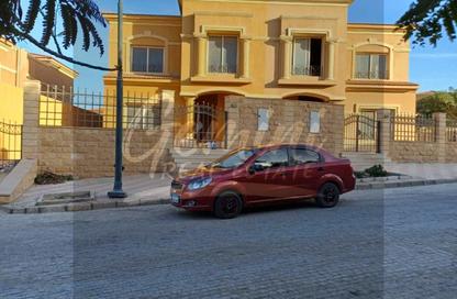 Villa - 4 Bedrooms - 3 Bathrooms for sale in Royal Meadows - Sheikh Zayed Compounds - Sheikh Zayed City - Giza Villa - 4 Bedrooms - 3 Bathrooms for sale in Royal Meadows - Sheikh Zayed Compounds - Sheikh Zayed City - Giza