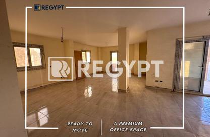 Office Space - Studio - 2 Bathrooms for rent in Zahraa Al Maadi St. - Degla - Hay El Maadi - Cairo