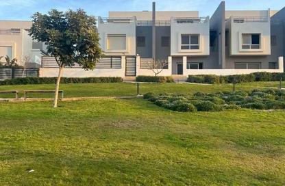 Townhouse - 3 Bedrooms - 4 Bathrooms for sale in Cluster 18 - Hyde Park - New Cairo City - Cairo
