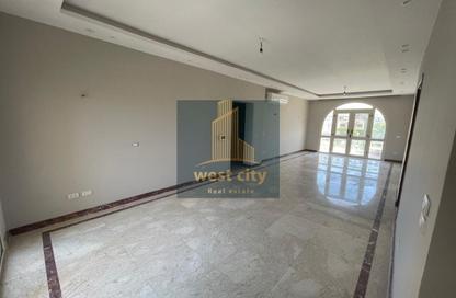 Villa - 4 Bedrooms - 4 Bathrooms for sale in Royal City - Sheikh Zayed Compounds - Sheikh Zayed City - Giza