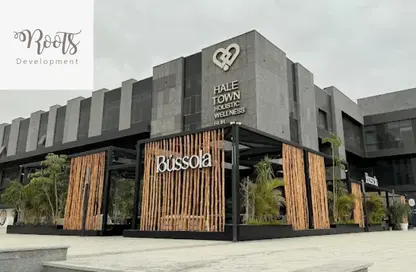 عيادة - 2 غرف نوم - 2 حمامات للايجار في هالتاون - مدينة 6 أكتوبر - الجيزة