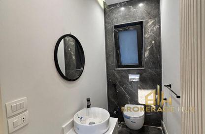 Apartment - 2 Bedrooms - 3 Bathrooms for rent in Lake View Residence - 5th Settlement Compounds - The 5th Settlement - New Cairo City - Cairo