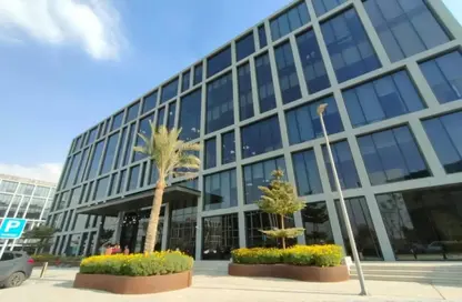 مساحات مكتبية - 6 غرف نوم - 4 حمامات للايجار في كايرو فيستيفال سيتى - المستثمرين الشمالية - مدينة القاهرة الجديدة - القاهرة