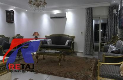 Apartment - 4 Bedrooms - 1 Bathroom for rent in Nagaty Serag St. - 8th Zone - Nasr City - Cairo