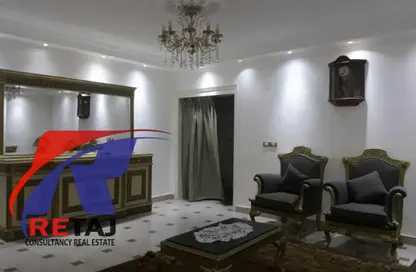 شقة - 4 غرف نوم - 1 حمام للايجار في شارع نجاتي سراج - المنطقة الثامنة - مدينة نصر - القاهرة