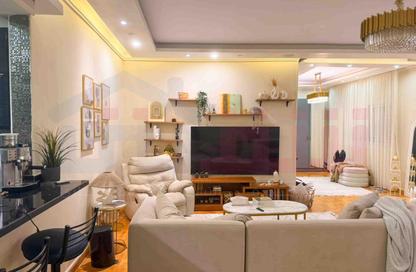Apartment - 3 Bedrooms - 1 Bathroom for sale in Mohamed Bahaa Al Din Al Ghouri St. - Smouha - Hay Sharq - Alexandria Apartment - 3 Bedrooms - 1 Bathroom for sale in Mohamed Bahaa Al Din Al Ghouri St. - Smouha - Hay Sharq - Alexandria