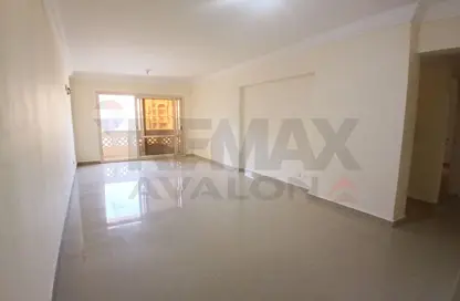 Apartment - 3 Bedrooms - 2 Bathrooms for rent in Ismail Serry St. - Smouha - Hay Sharq - Alexandria