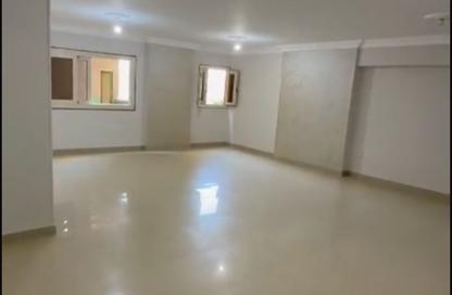 Apartment - 2 Bedrooms - 1 Bathroom for sale in Ibn Sender Sq. - Mansheya El Bakry - Heliopolis - Masr El Gedida - Cairo