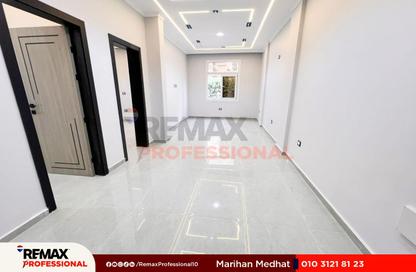 Office Space - 3 Bedrooms - 1 Bathroom for rent in Abo Qir St. - Sporting - Hay Sharq - Alexandria