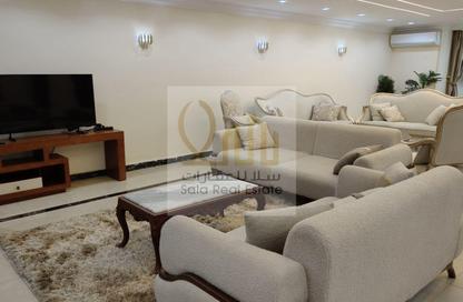 Apartment - 4 Bedrooms - 3 Bathrooms for rent in Almosekar Ali Ismail St. - Dokki - Giza