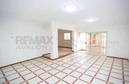 Apartment - 3 Bedrooms - 1 Bathroom for sale in Mahmoud Al Essawy St. - Miami - Hay Awal El Montazah - Alexandria