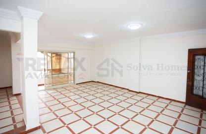 Apartment - 3 Bedrooms - 1 Bathroom for sale in Mahmoud Al Essawy St. - Miami - Hay Awal El Montazah - Alexandria