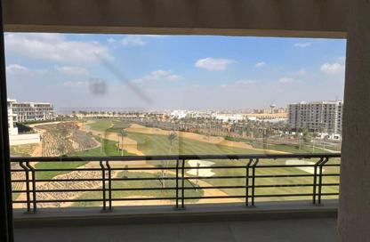 Apartment - 3 Bedrooms - 3 Bathrooms for rent in The Fourteen Golf Residences - Uptown Cairo - Mokattam - Cairo