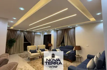 دوبلكس - 4 غرف نوم - 3 حمامات للبيع في المستثمر الصغير - الحي العاشر - الشيخ زايد - الجيزة