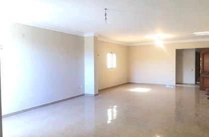 Apartment - 3 Bedrooms - 3 Bathrooms for rent in Ganoob El Acadimia - New Cairo City - Cairo Apartment - 3 Bedrooms - 3 Bathrooms for rent in Ganoob El Acadimia - New Cairo City - Cairo