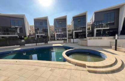 Villa - 5 Bedrooms - 4 Bathrooms for sale in Life View Villas - El Shorouk Compounds - Shorouk City - Cairo
