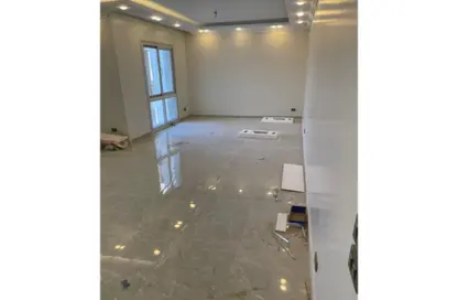 Apartment - 3 Bedrooms - 3 Bathrooms for rent in Garden Residence - Hyde Park - New Cairo City - Cairo