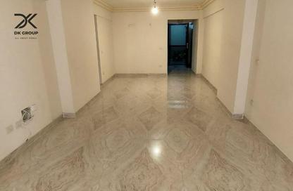 Apartment - 2 Bedrooms - 2 Bathrooms for sale in Smouha - Hay Sharq - Alexandria