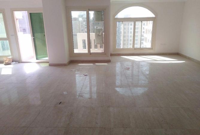 8593302 - Property Image 3