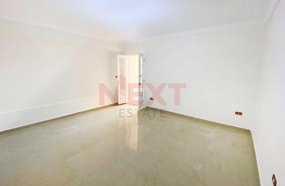 Apartment - 3 Bedrooms - 2 Bathrooms for sale in Smouha Square - Smouha - Hay Sharq - Alexandria