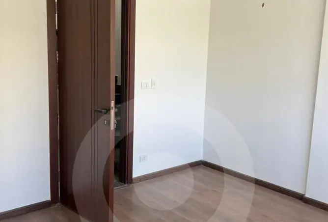 98009604 - Property Image 2