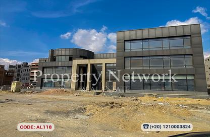 Whole Building - Studio - 2 Bathrooms for sale in Street 70 - District 1 - The 5th Settlement - New Cairo City - Cairo