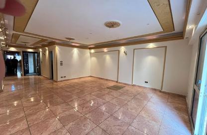 Apartment - 3 Bedrooms - 2 Bathrooms for rent in Camp Chezar - Hay Wasat - Alexandria Apartment - 3 Bedrooms - 2 Bathrooms for rent in Camp Chezar - Hay Wasat - Alexandria